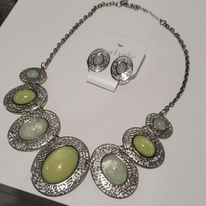 Beautiful Earrings + Necklace Set
